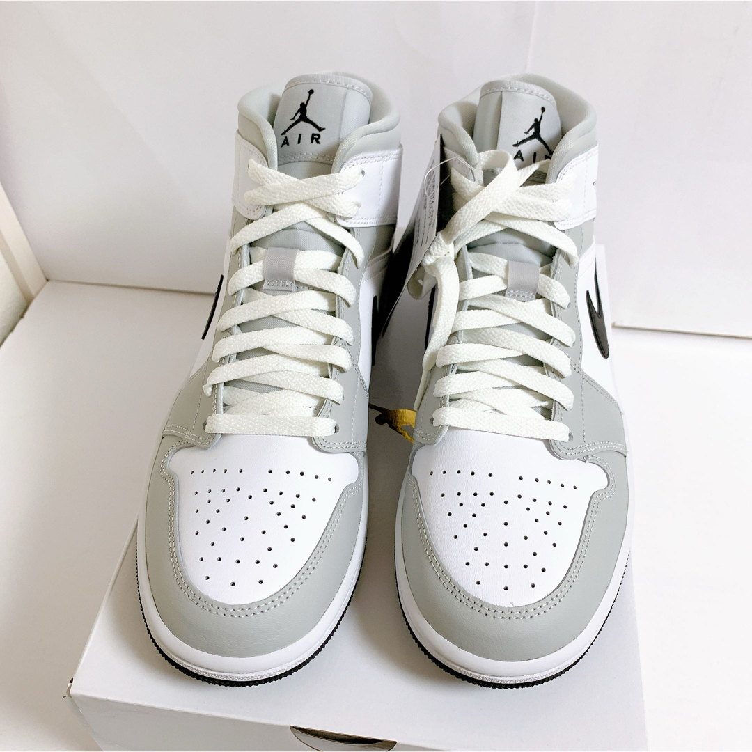 Jordan Brand（NIKE）(ジョーダン)のメンズ 26.5cm相当 ナイキ エアジョーダン1 ミッド グレーフォグ メンズの靴/シューズ(スニーカー)の商品写真