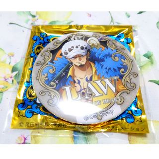 ワンピース(ONE PIECE)のワンピース　トラファルガー・ロー　輩缶バッジ　WORLD　第24弾　麦わらストア(バッジ/ピンバッジ)