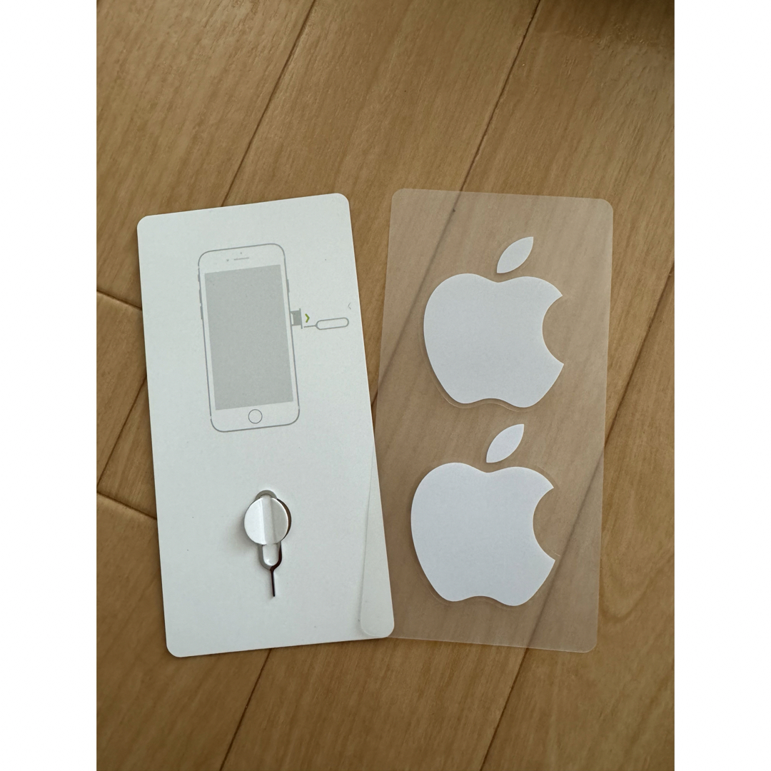 Apple(アップル)のiPhone 付属　アップルシール&シムピン　新品 スマホ/家電/カメラのスマホアクセサリー(その他)の商品写真