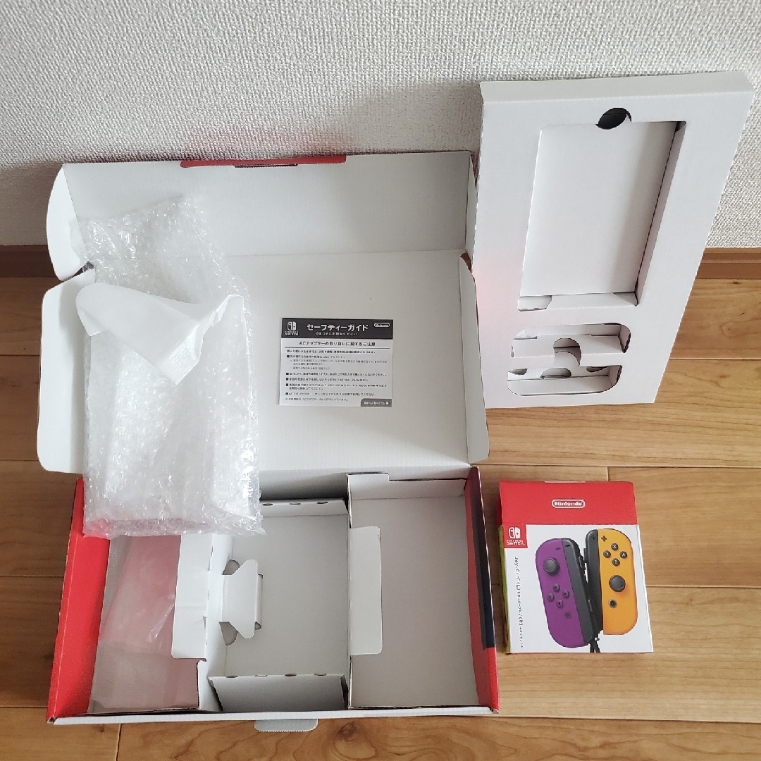 Nintendo Switch(ニンテンドースイッチ)のSwitch 空箱  コントローラー 空箱 エンタメ/ホビーのゲームソフト/ゲーム機本体(その他)の商品写真