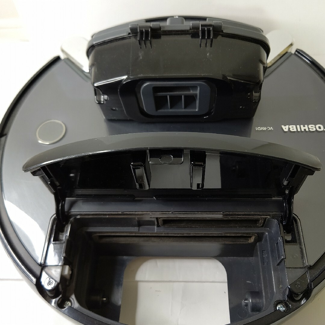 東芝(トウシバ)の東芝　クリーナー　ロボット掃除機　VC-RVD1 トルネオロボ　一式セット スマホ/家電/カメラの生活家電(掃除機)の商品写真