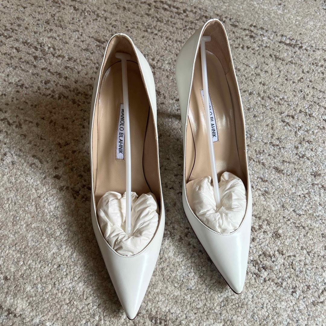 MANOLO BLAHNIK(マノロブラニク)のMANOLO BLAHNIK レディースの靴/シューズ(ハイヒール/パンプス)の商品写真