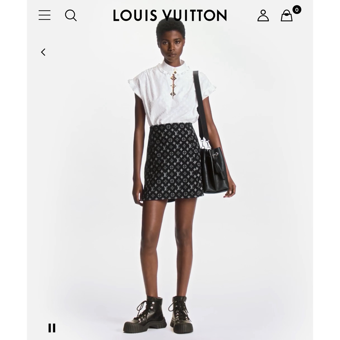 LOUIS VUITTON(ルイヴィトン)のルイヴィトン　フリルブラウス レディースのトップス(シャツ/ブラウス(半袖/袖なし))の商品写真