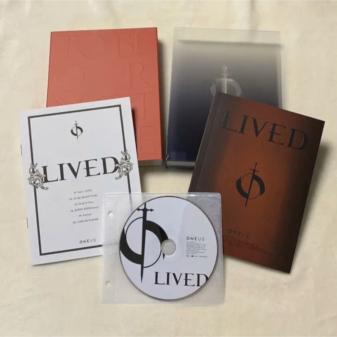 LIVED CD フォトブック ONEUS ワナス ワンアス 韓国 K-POP エンタメ/ホビーのCD(K-POP/アジア)の商品写真