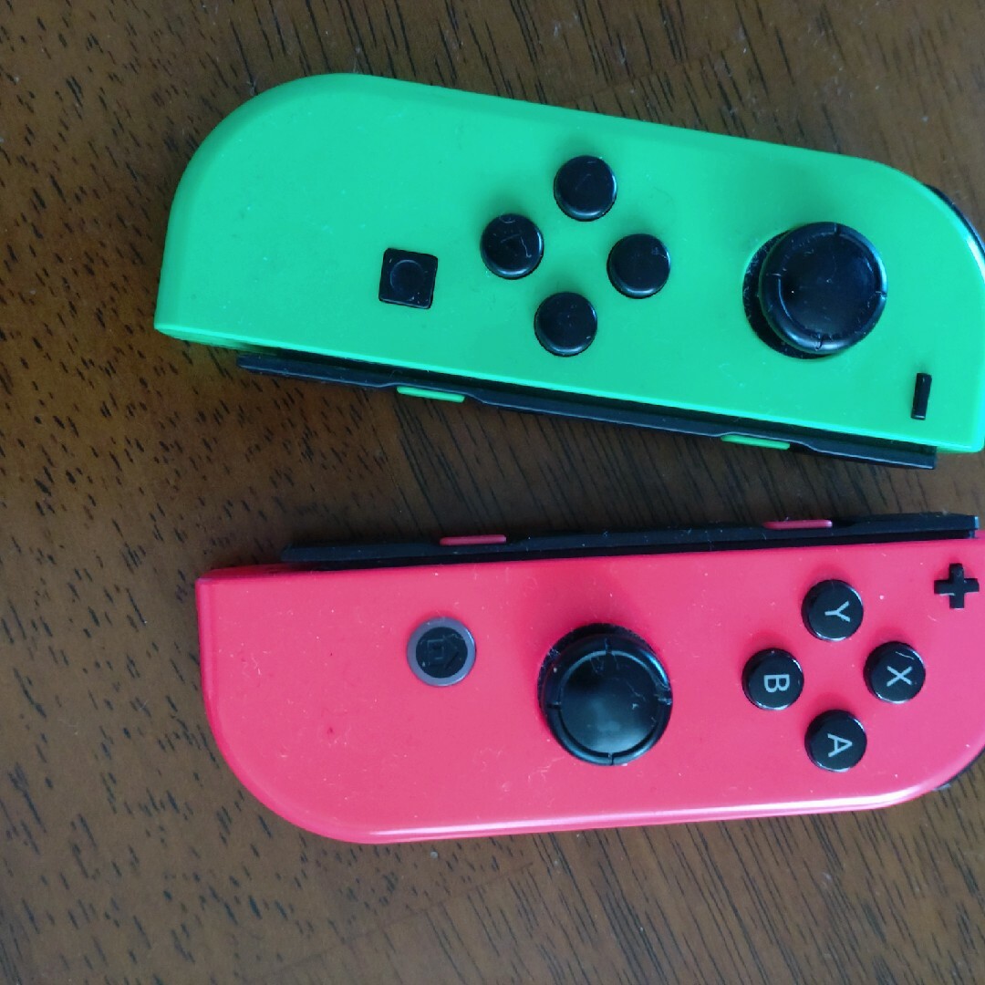 Nintendo Switch(ニンテンドースイッチ)の専用Swichジョイコン　ジャンク エンタメ/ホビーのゲームソフト/ゲーム機本体(携帯用ゲーム機本体)の商品写真