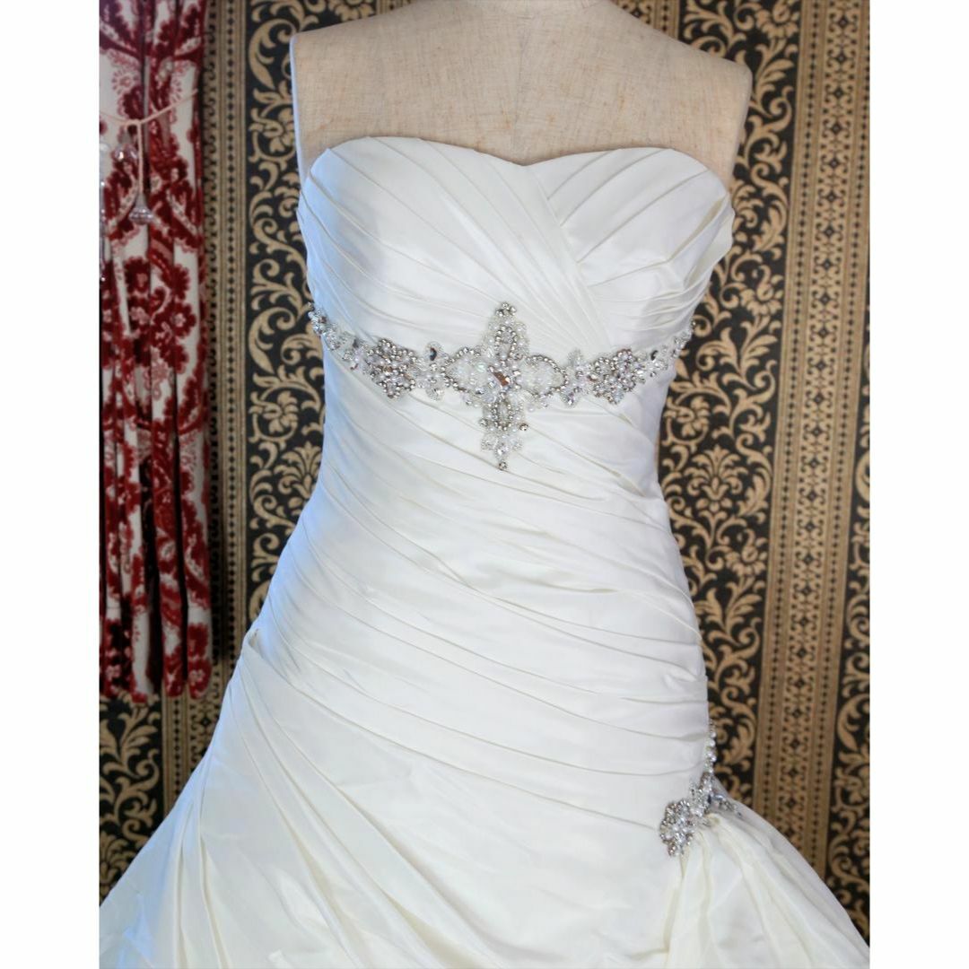 美しい装飾のマーメイドライン7号Sサイズ編上げ調節可能 レディースのフォーマル/ドレス(ウェディングドレス)の商品写真
