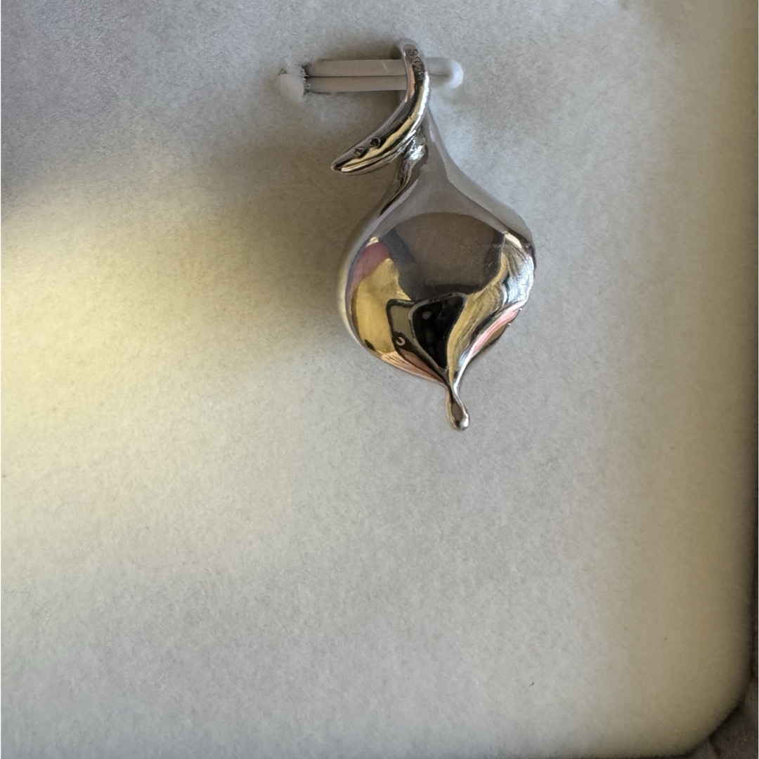 海水南洋黑蝶本真珠 ペンダント トップ レディースのアクセサリー(ネックレス)の商品写真
