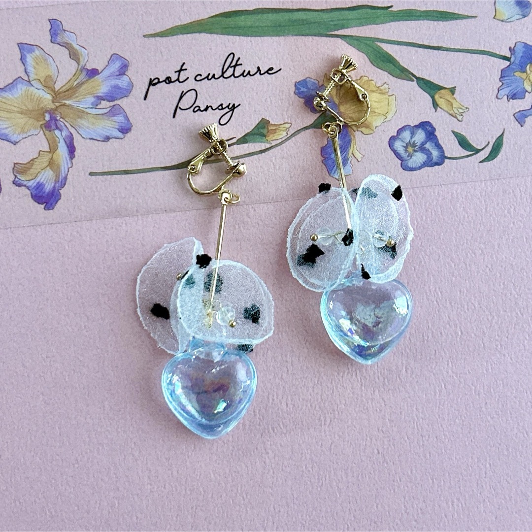 揺れる ドットシフォン×ハート お水ちゃん★ピアス✳︎イヤリング　ブルー　花　春 ハンドメイドのアクセサリー(ピアス)の商品写真