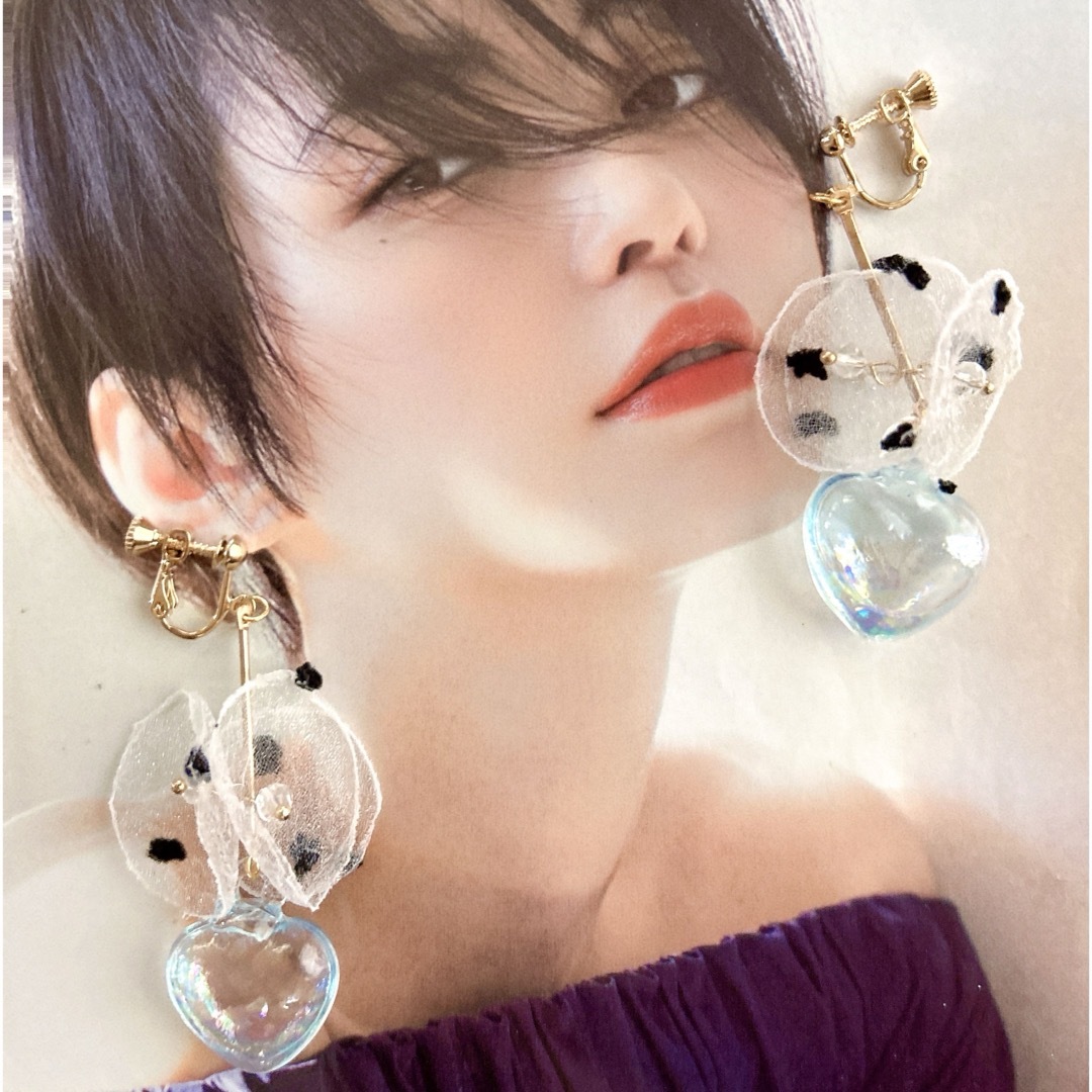 揺れる ドットシフォン×ハート お水ちゃん★ピアス✳︎イヤリング　ブルー　花　春 ハンドメイドのアクセサリー(ピアス)の商品写真