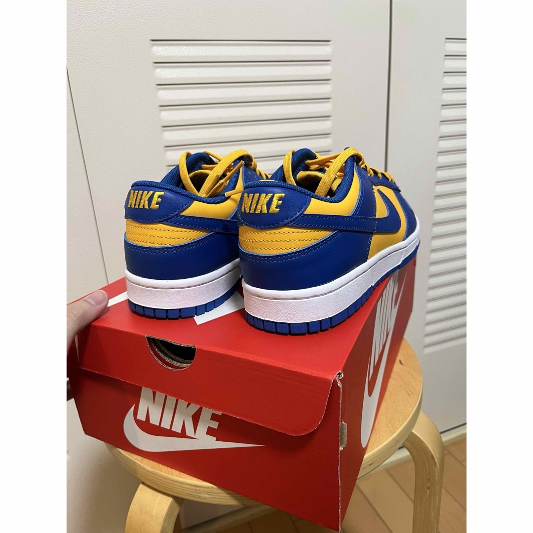 NIKE(ナイキ)のNIKE DUNK LOW Blue Jay and Uni Gold/UCLA メンズの靴/シューズ(スニーカー)の商品写真
