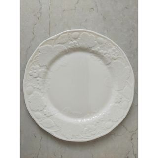 ウェッジウッド(WEDGWOOD)のWEDGWOOD ウェッジウッドストロベリー＆バイン28cmプレート大皿(食器)