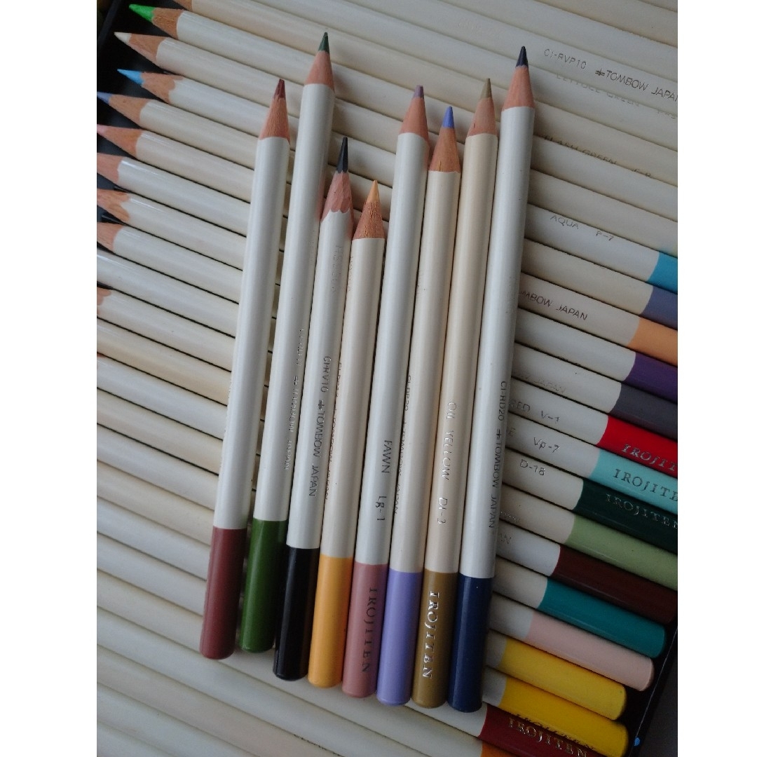 色辞典 88色 エンタメ/ホビーのアート用品(色鉛筆)の商品写真
