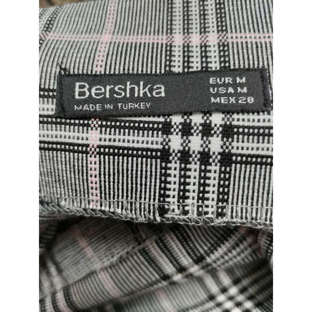 Bershka(ベルシュカ)のBershka ベルシュカ チェック柄 ハイウエスト ミニスカート グレー  レディースのスカート(ミニスカート)の商品写真