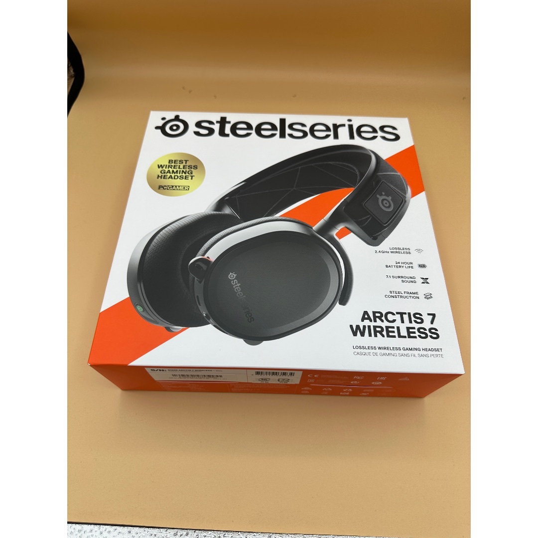SteelSeries(スティールシリーズ)のArctis 7 Wireless  ※値下げ交渉はご容赦願います。 スマホ/家電/カメラのオーディオ機器(ヘッドフォン/イヤフォン)の商品写真