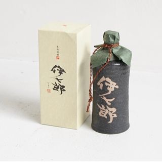 陶器入り　720ml　本格芋焼酎 伊七郎(いひちろう)(焼酎)