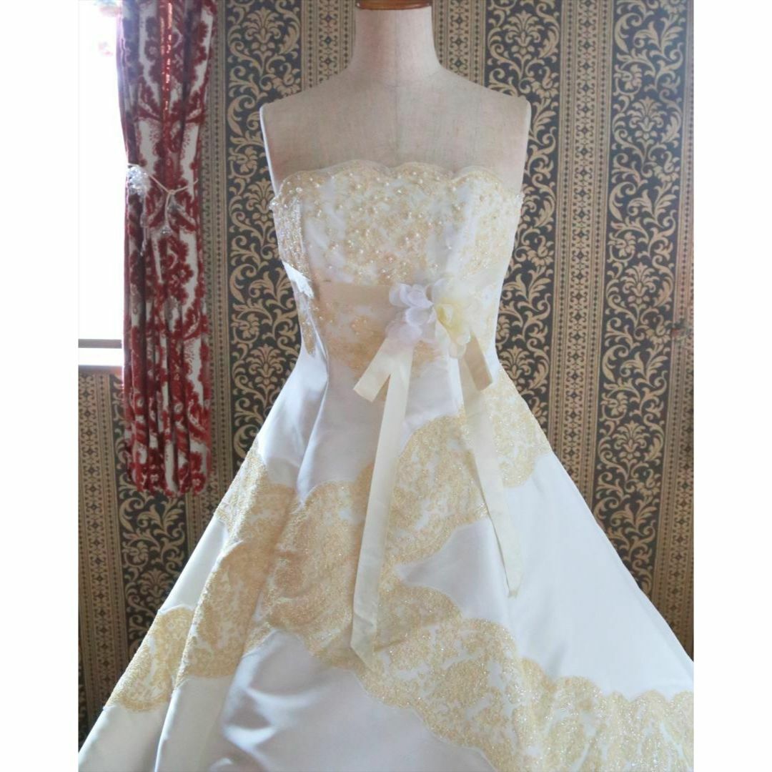 シェーナドゥーノ高級ウエディングドレス 9号Mサイズ神田うの レディースのフォーマル/ドレス(ウェディングドレス)の商品写真