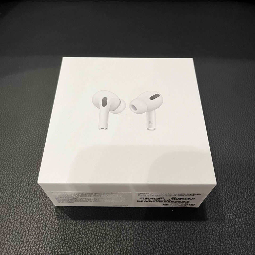 APPLE AirPods Pro 【ジャンク品】 スマホ/家電/カメラのオーディオ機器(ヘッドフォン/イヤフォン)の商品写真