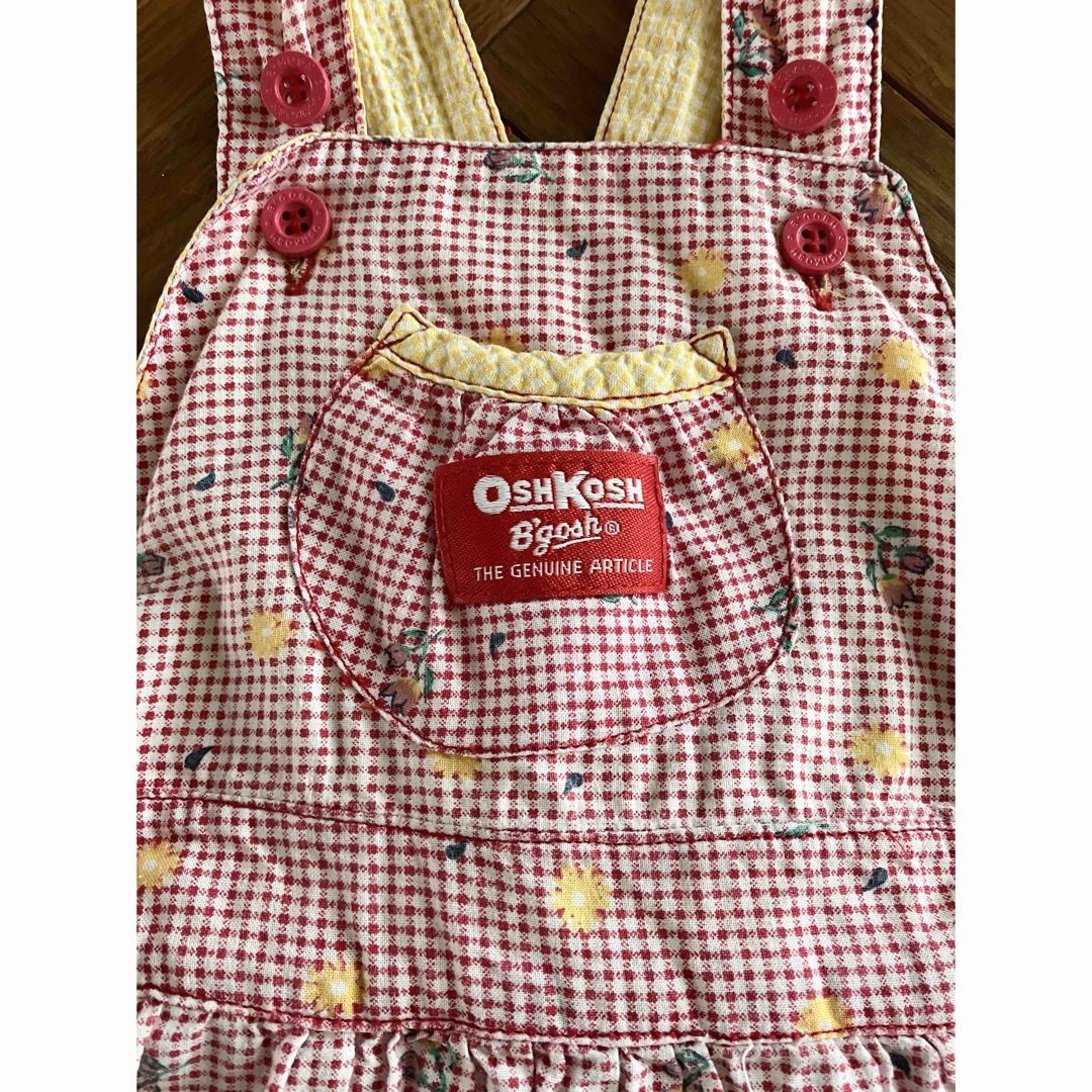 OshKosh(オシュコシュ)のoshkosh  赤ギンガム花柄ジャンパースカート　2Y キッズ/ベビー/マタニティのキッズ服女の子用(90cm~)(ワンピース)の商品写真