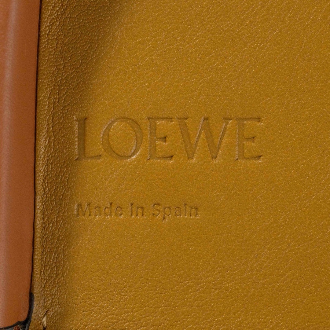 LOEWE(ロエベ)のLOEWE アナグラム ヒールポーチ スモール ショルダーバッグ　茶 メンズのバッグ(ショルダーバッグ)の商品写真