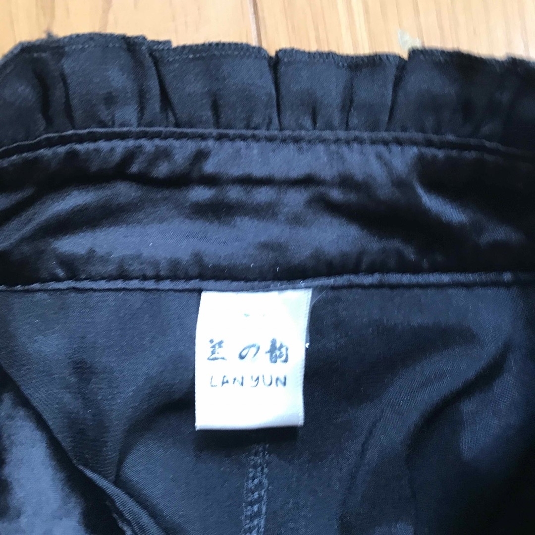 黒フリルブラウスM レディースのトップス(シャツ/ブラウス(長袖/七分))の商品写真