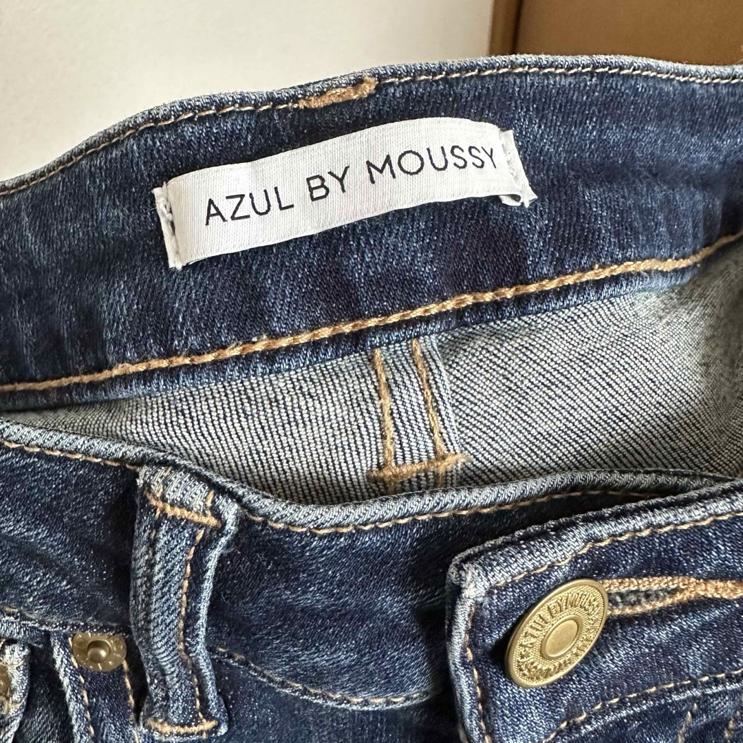 AZUL by moussy(アズールバイマウジー)のAZULBY MOUSSY デニム　ダメージジーンズ レディースのパンツ(デニム/ジーンズ)の商品写真