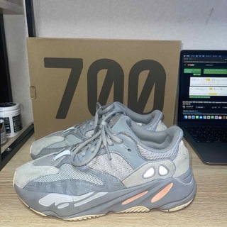 イージー(YEEZY（adidas）)のYeezy Boost 700 INERTI EG7597(スニーカー)