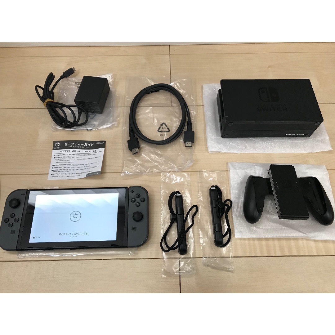 Nintendo Switch(ニンテンドースイッチ)の美品✨バッテリー強化新型Switch本体一式✨ エンタメ/ホビーのゲームソフト/ゲーム機本体(家庭用ゲーム機本体)の商品写真