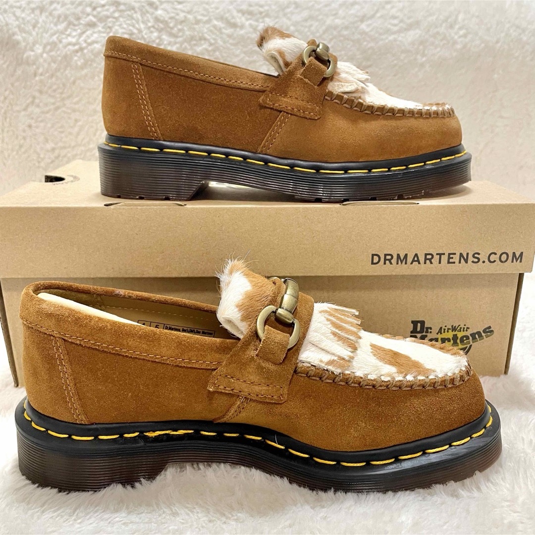 Dr.Martens(ドクターマーチン)の箱付未使用 ドクターマーチン エイドリアンスナッフル ジャージーカウ プリント レディースの靴/シューズ(ローファー/革靴)の商品写真