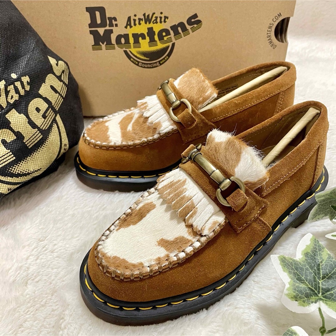 Dr.Martens(ドクターマーチン)の箱付未使用 ドクターマーチン エイドリアンスナッフル ジャージーカウ プリント レディースの靴/シューズ(ローファー/革靴)の商品写真