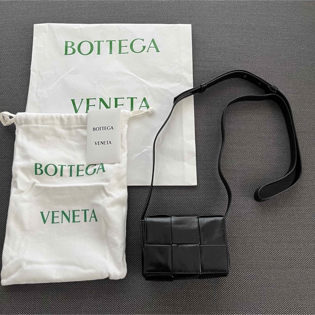 Bottega Veneta(ボッテガヴェネタ)の新品 ボッテガヴェネタ カセット バッグ 斜めがけ BOTTEGA VENETA レディースのバッグ(ボディバッグ/ウエストポーチ)の商品写真