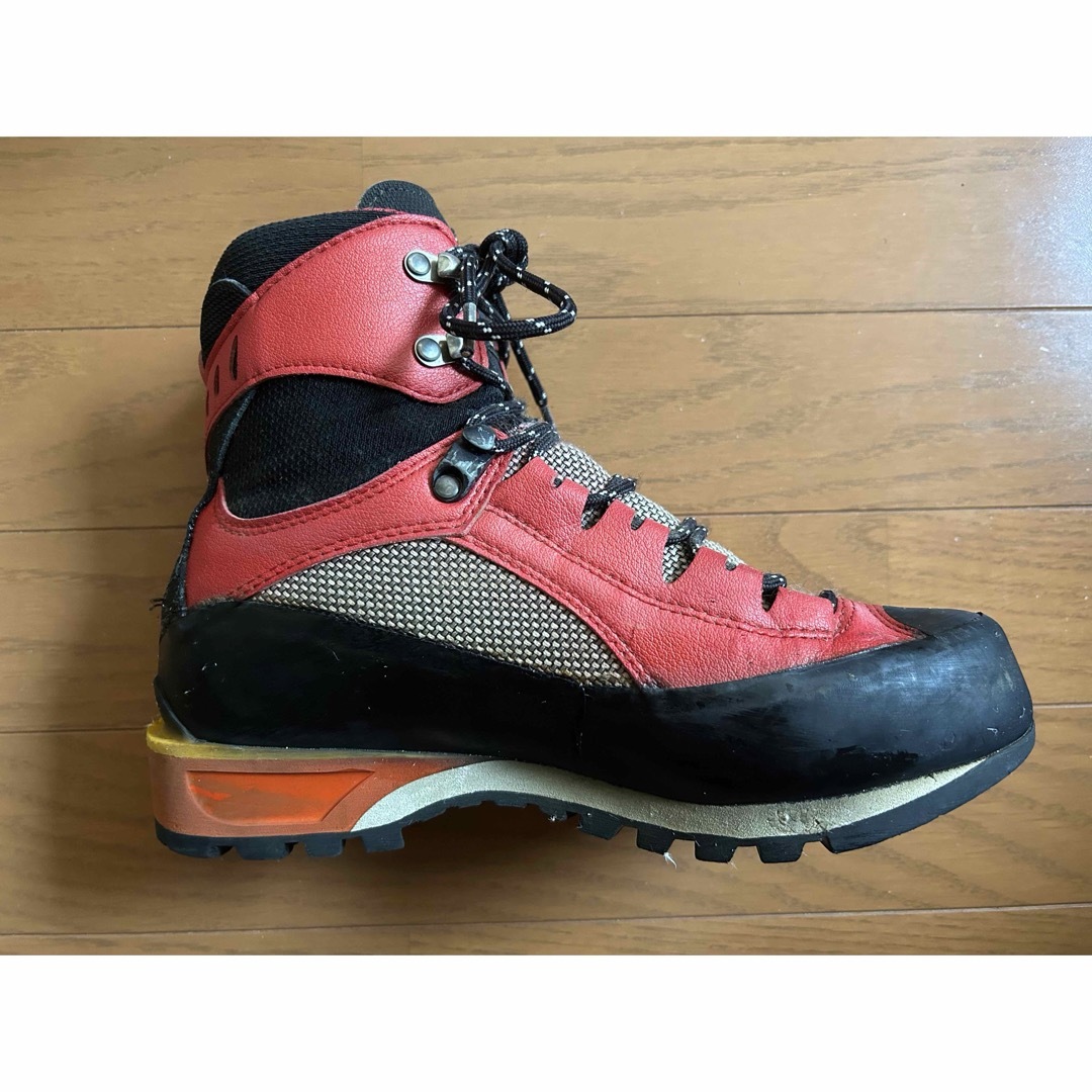 LA SPORTIVA(スポルティバ)のラ・スポルティバ TRANGO S EVO GTX WOMAN 39サイズ スポーツ/アウトドアのアウトドア(登山用品)の商品写真