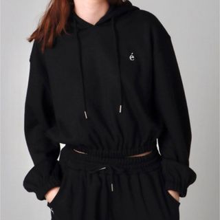 エピヌ(épine)のepine エピヌ　knit hoodie Black  パーカー　クロップド(トレーナー/スウェット)