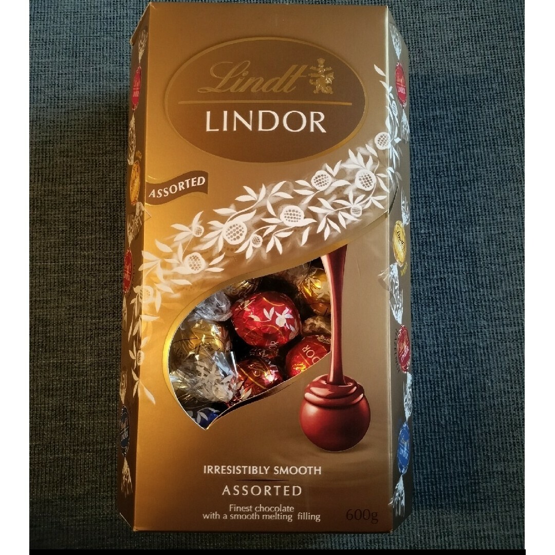 Lindt(リンツ)のリンツ LINDT リンドール LINDOR アソート ゴールド 4種 個包装 食品/飲料/酒の食品(菓子/デザート)の商品写真