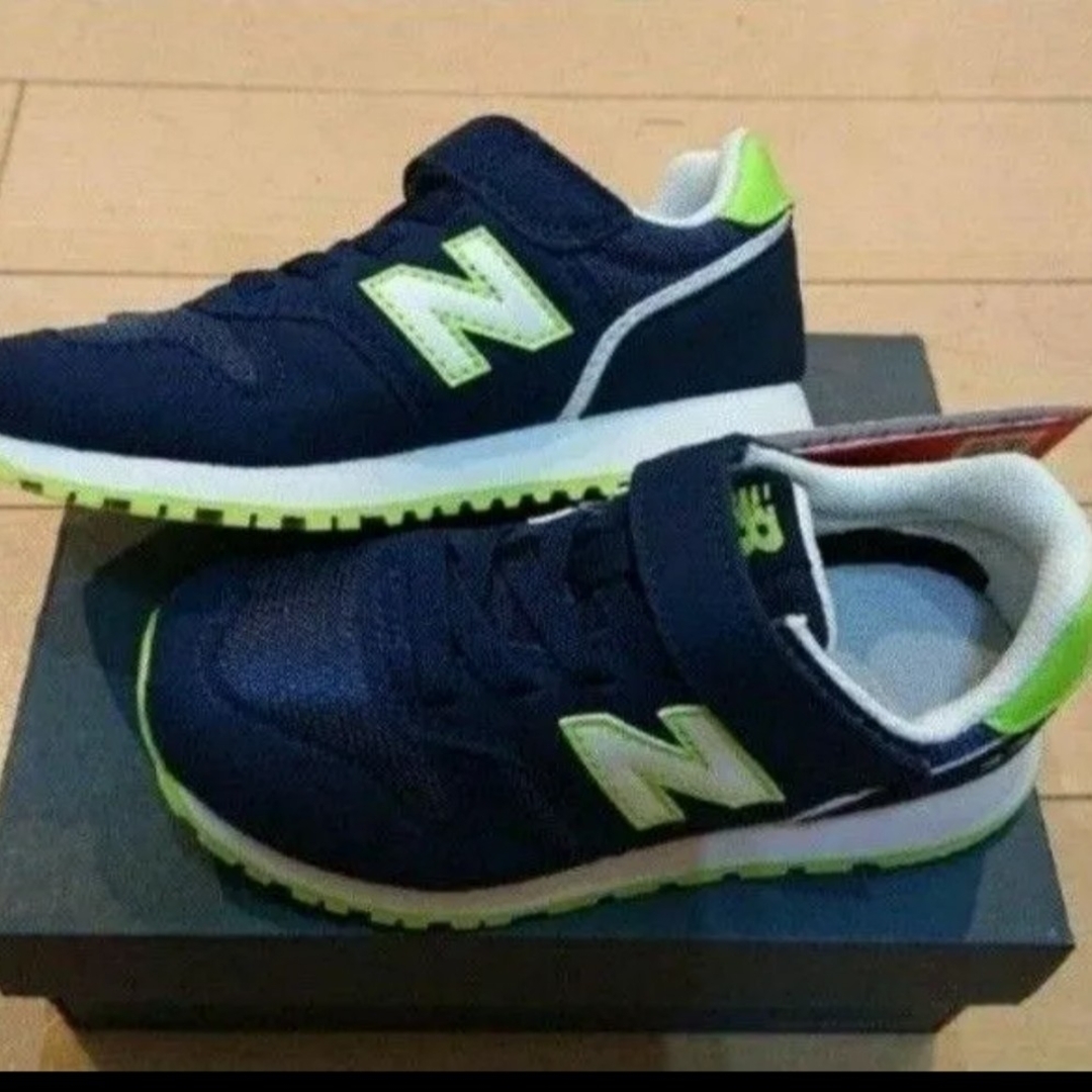 New Balance(ニューバランス)の新品 【17㎝】ニューバランス NB スニーカー 373  XS ネイビー キッズ/ベビー/マタニティのキッズ靴/シューズ(15cm~)(スニーカー)の商品写真