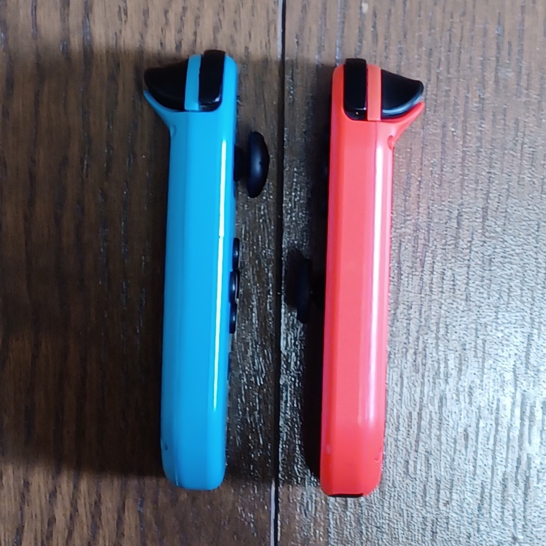 Nintendo Switch(ニンテンドースイッチ)のNintendo switch joy-con 純正 中古 エンタメ/ホビーのゲームソフト/ゲーム機本体(携帯用ゲーム機本体)の商品写真