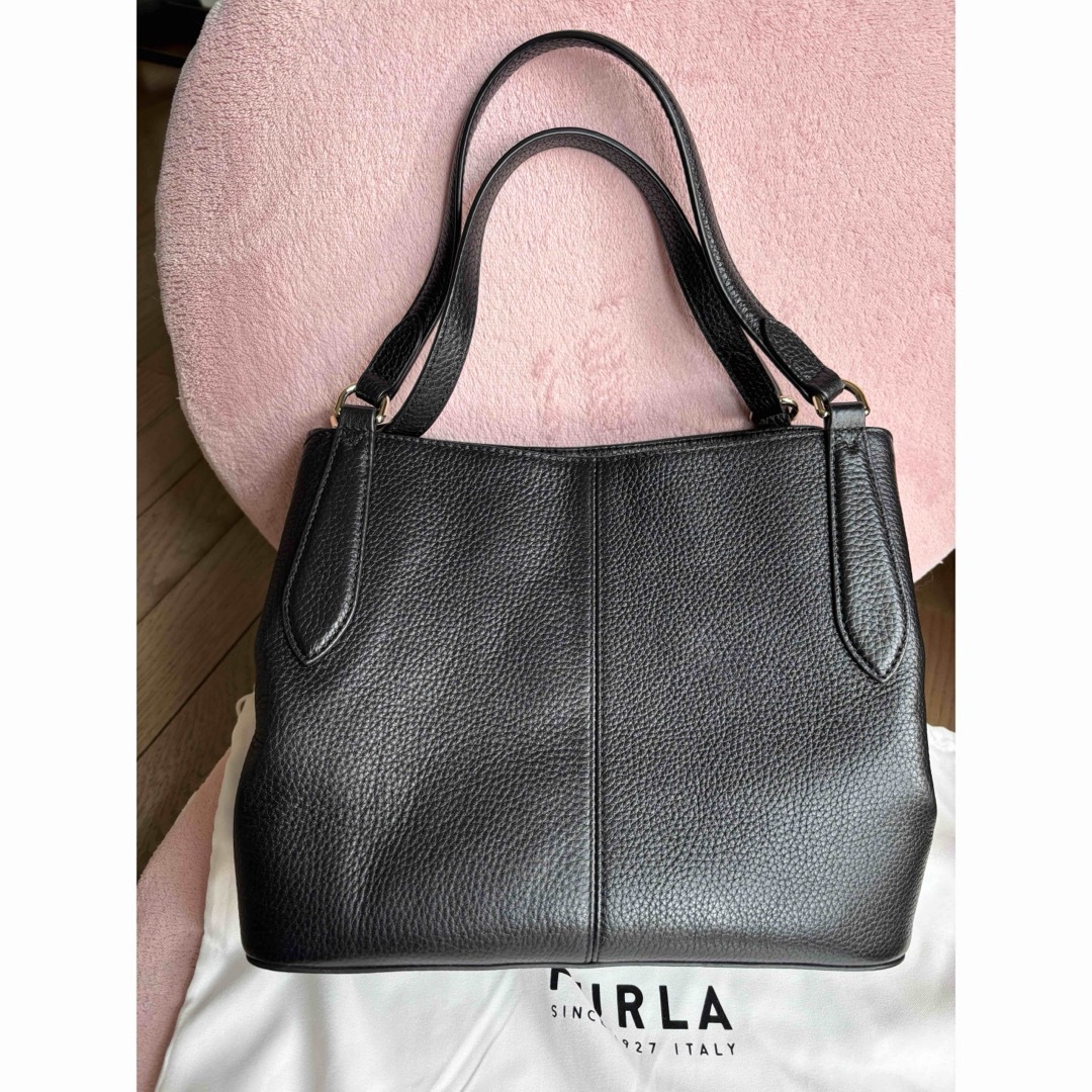 Furla(フルラ)の【最終値引きです】FURLA    ショルダーバッグ　ブラック レディースのバッグ(ショルダーバッグ)の商品写真