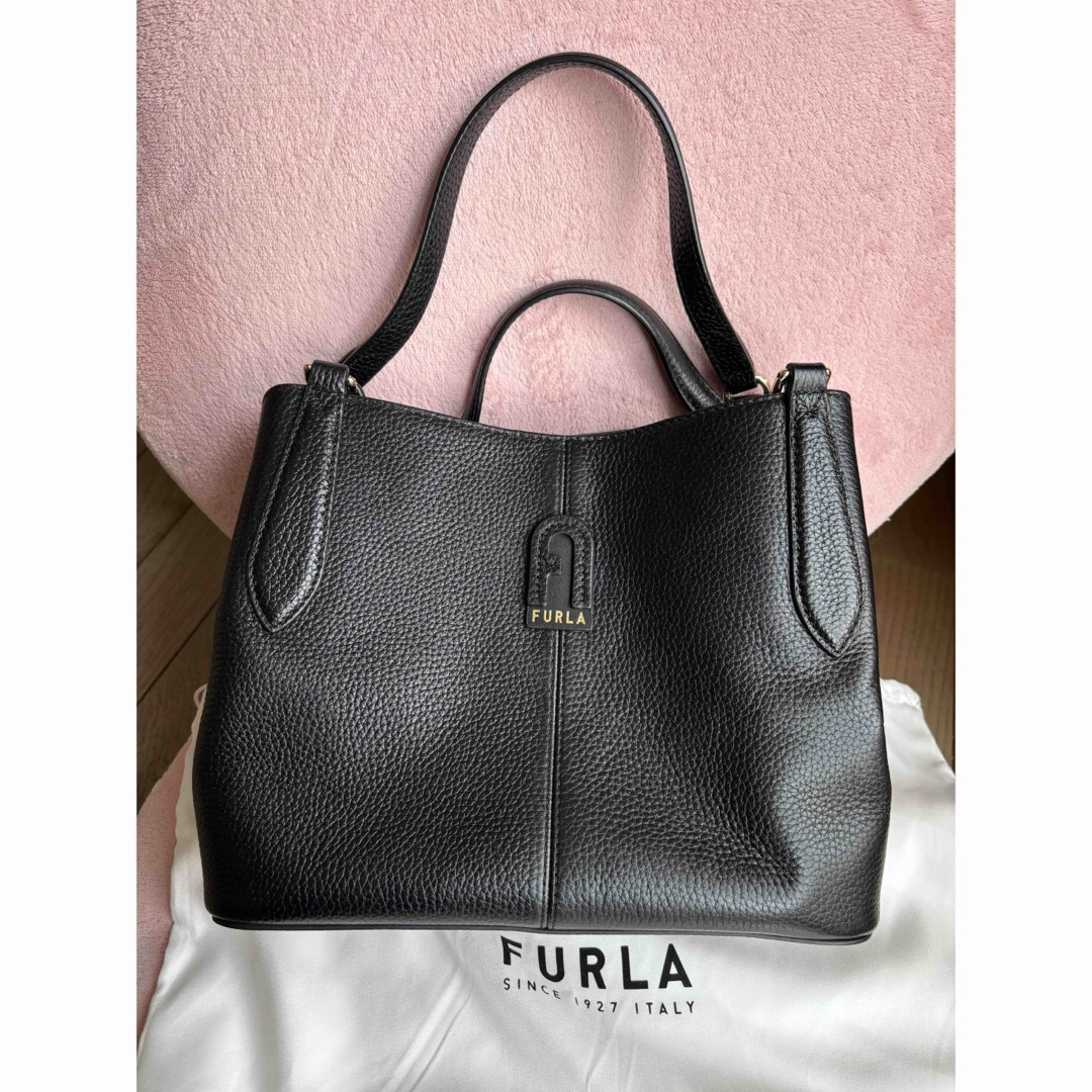 Furla(フルラ)の【最終値引きです】FURLA    ショルダーバッグ　ブラック レディースのバッグ(ショルダーバッグ)の商品写真