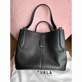 フルラ(Furla)のFURLA    ショルダーバッグ　ブラック(ショルダーバッグ)