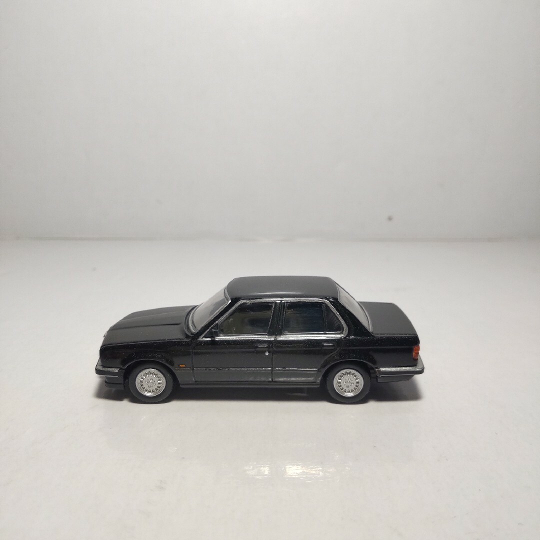 Tommy Tech(トミーテック)のBMW325i 4ドア トミーテック 1/64 エンタメ/ホビーのおもちゃ/ぬいぐるみ(ミニカー)の商品写真