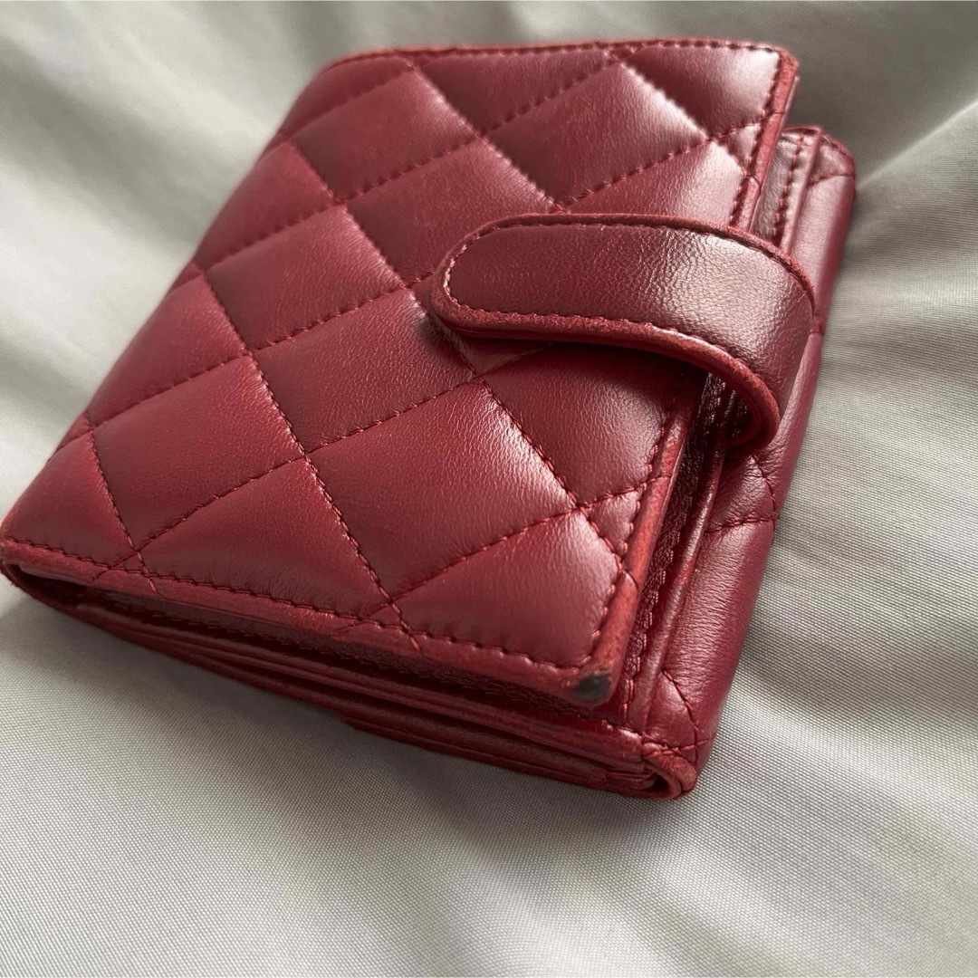 CHANEL(シャネル)のCHANEL二つ折り財布 レディースのファッション小物(財布)の商品写真