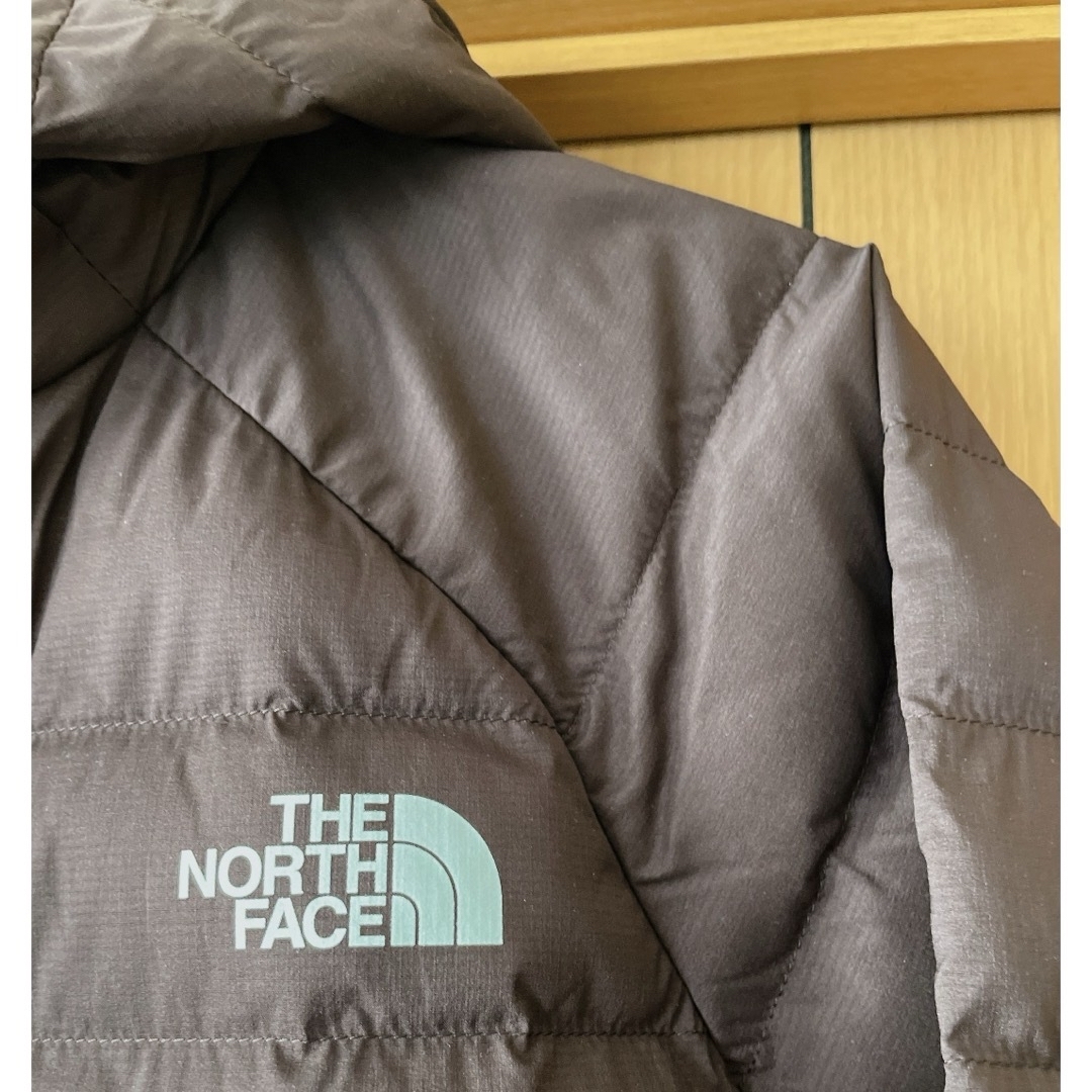 THE NORTH FACE(ザノースフェイス)のRed Run Hoodie NYW82393 コールブラウン（CB） レディースのジャケット/アウター(ナイロンジャケット)の商品写真