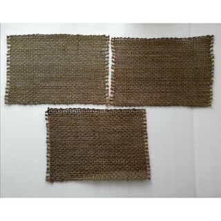 かたい繊維の編み物 ランチョンマット ティーマット ３枚(テーブル用品)