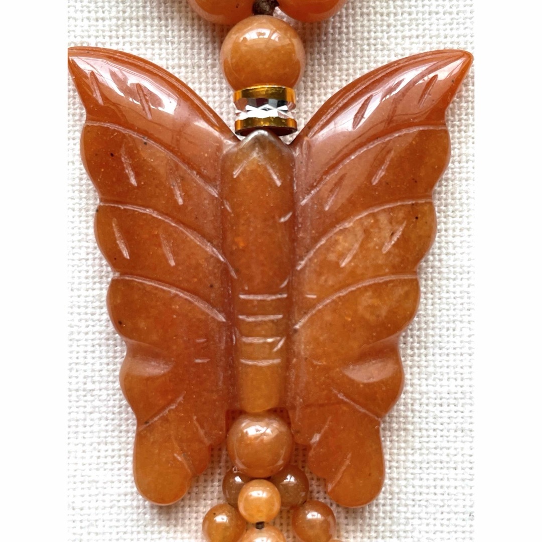 天然石 蝶 ロング ネックレス レディースのアクセサリー(ネックレス)の商品写真