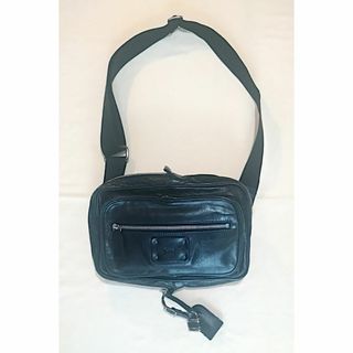 クロエ(Chloe)のChloeクロエ メンズ ショルダーボディバッグ カデナ付 美品(ボディーバッグ)