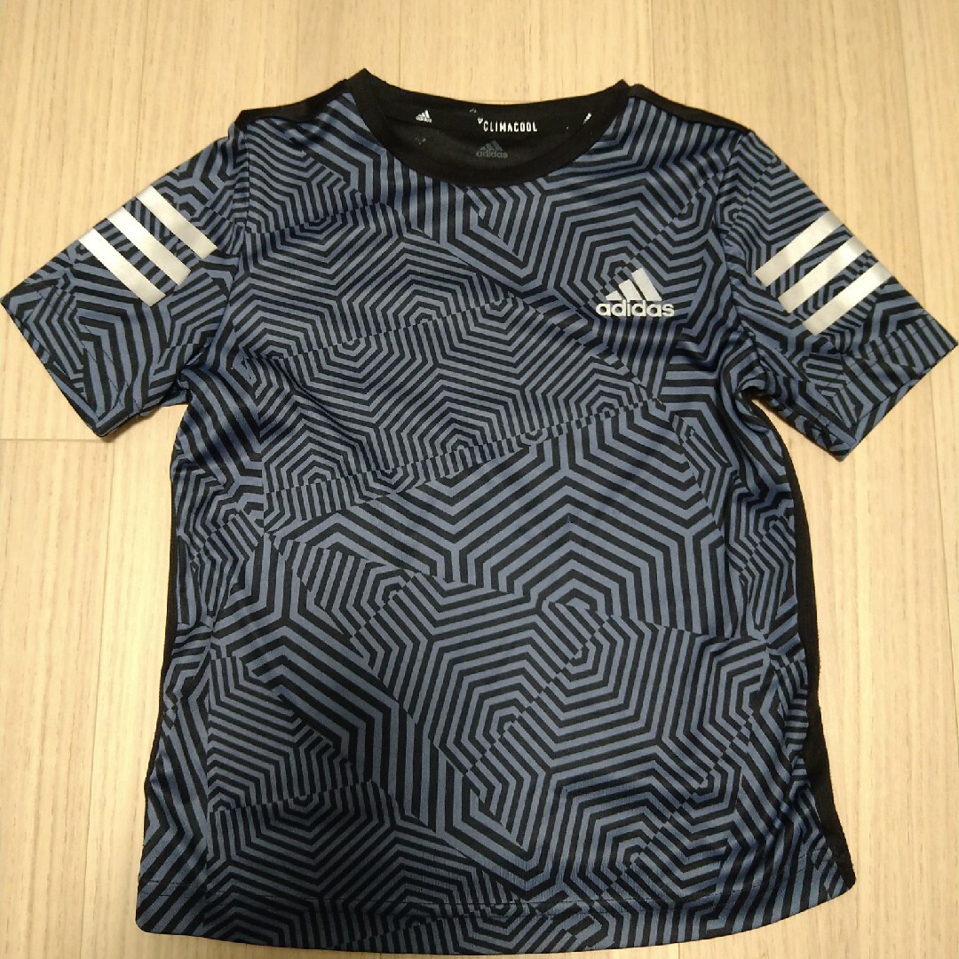 adidas(アディダス)のプーマ、アディダス　Tシャツ　120センチ キッズ/ベビー/マタニティのキッズ服男の子用(90cm~)(Tシャツ/カットソー)の商品写真