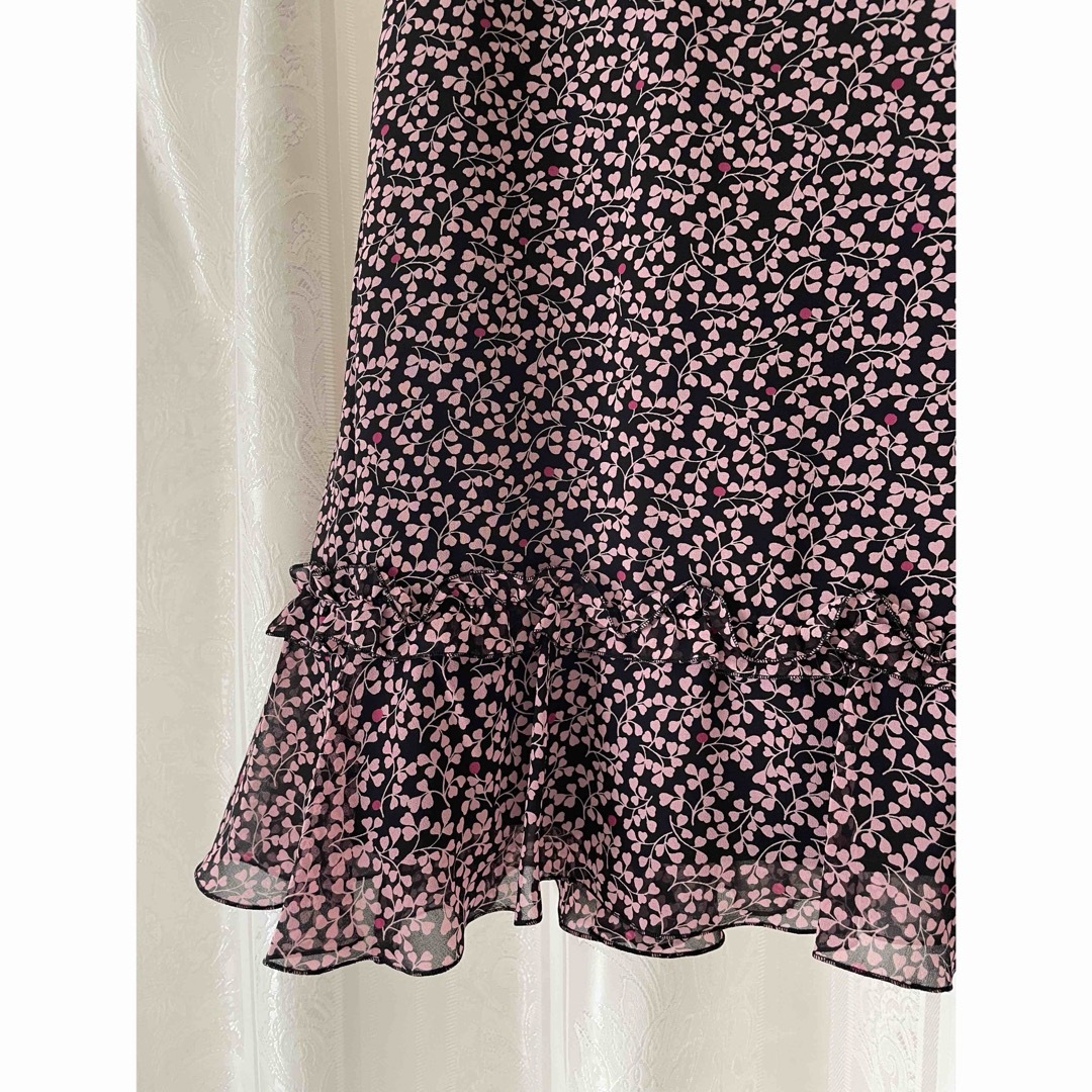 PRIVATE LABEL(プライベートレーベル)のプライベートレーベル　小花柄スカート レディースのスカート(ひざ丈スカート)の商品写真