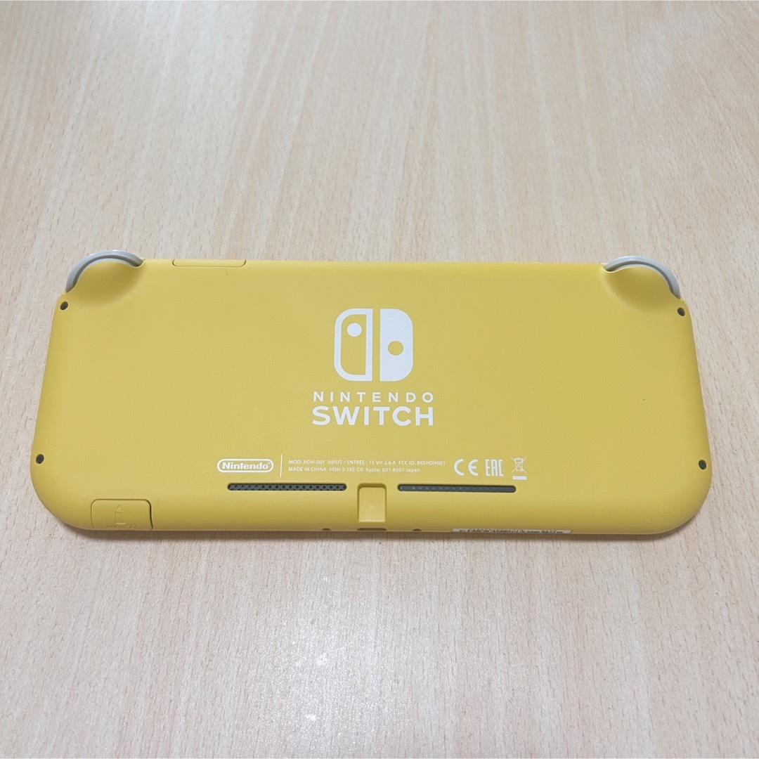 Nintendo Switch(ニンテンドースイッチ)のNintendo Switch ライト イエロー エンタメ/ホビーのゲームソフト/ゲーム機本体(携帯用ゲーム機本体)の商品写真