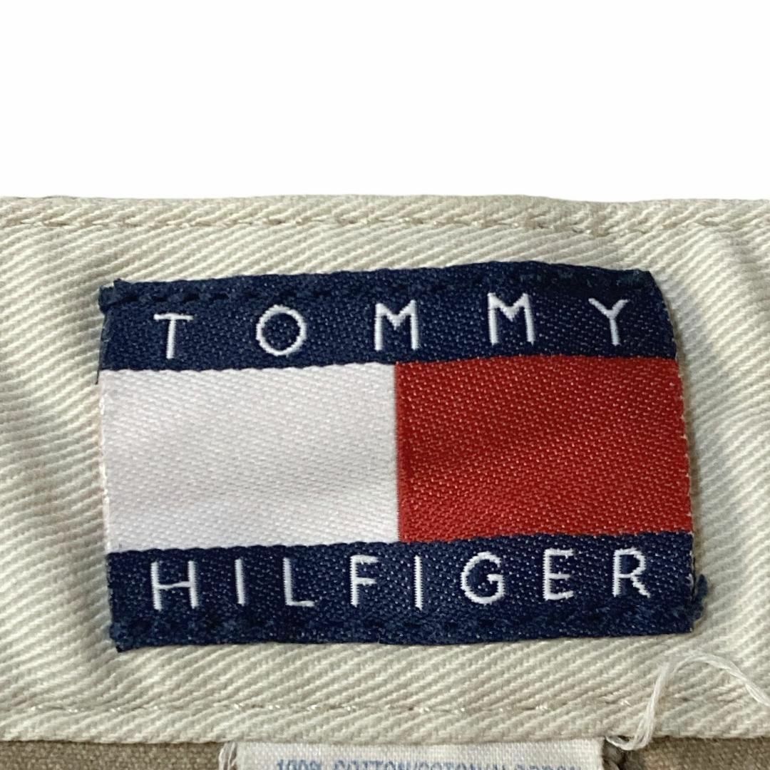 TOMMY HILFIGER(トミーヒルフィガー)のトミーヒルフィガー W32 チノカーゴパンツ ロゴ刺繍 ベージュx99 メンズのパンツ(ワークパンツ/カーゴパンツ)の商品写真