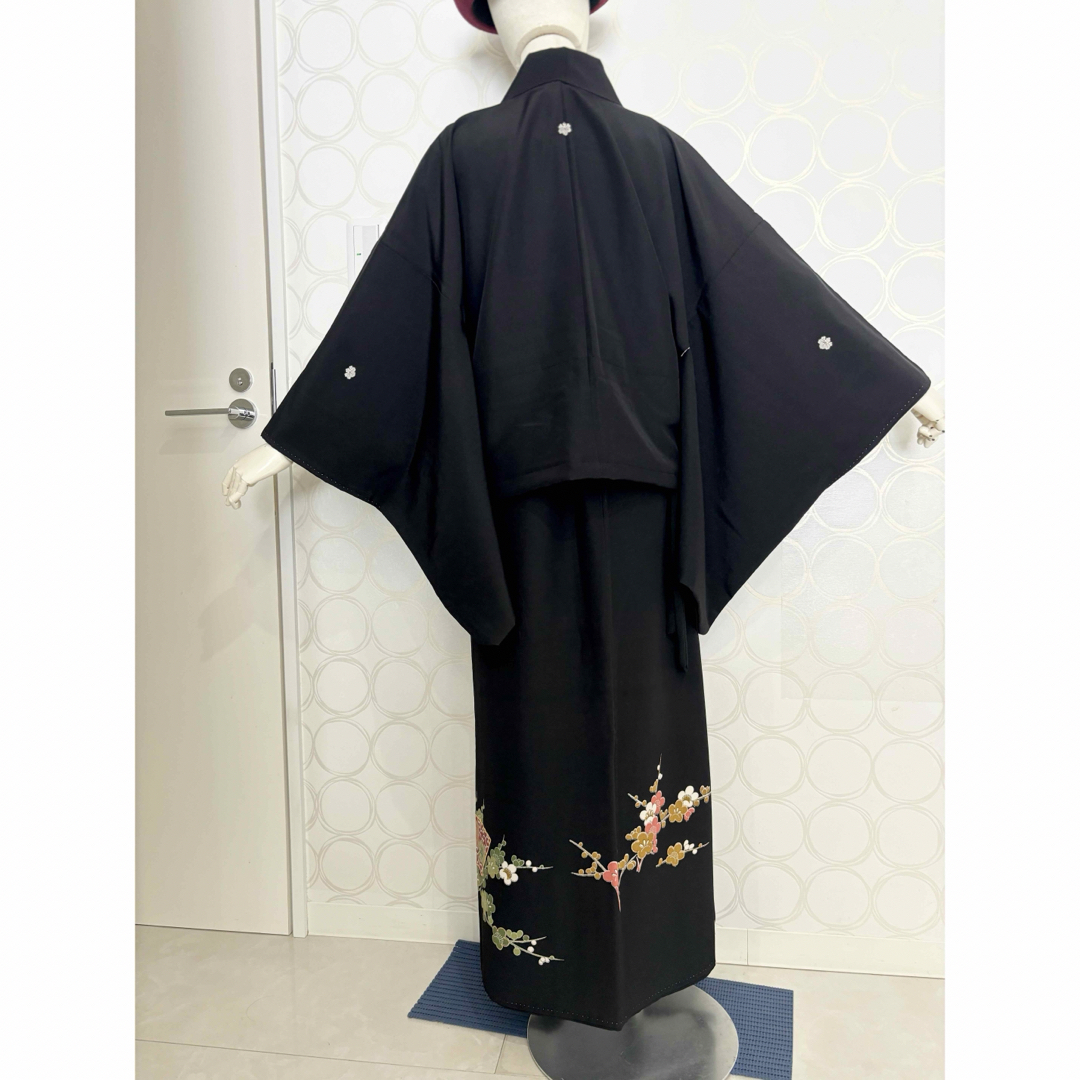 着物リメイク 黒留袖 紋付 豪華 アンティーク ショート丈羽織 巻きスカート 着物リメイク 黒留袖 紋付 豪華 アンティーク ショート丈羽織 巻きスカート