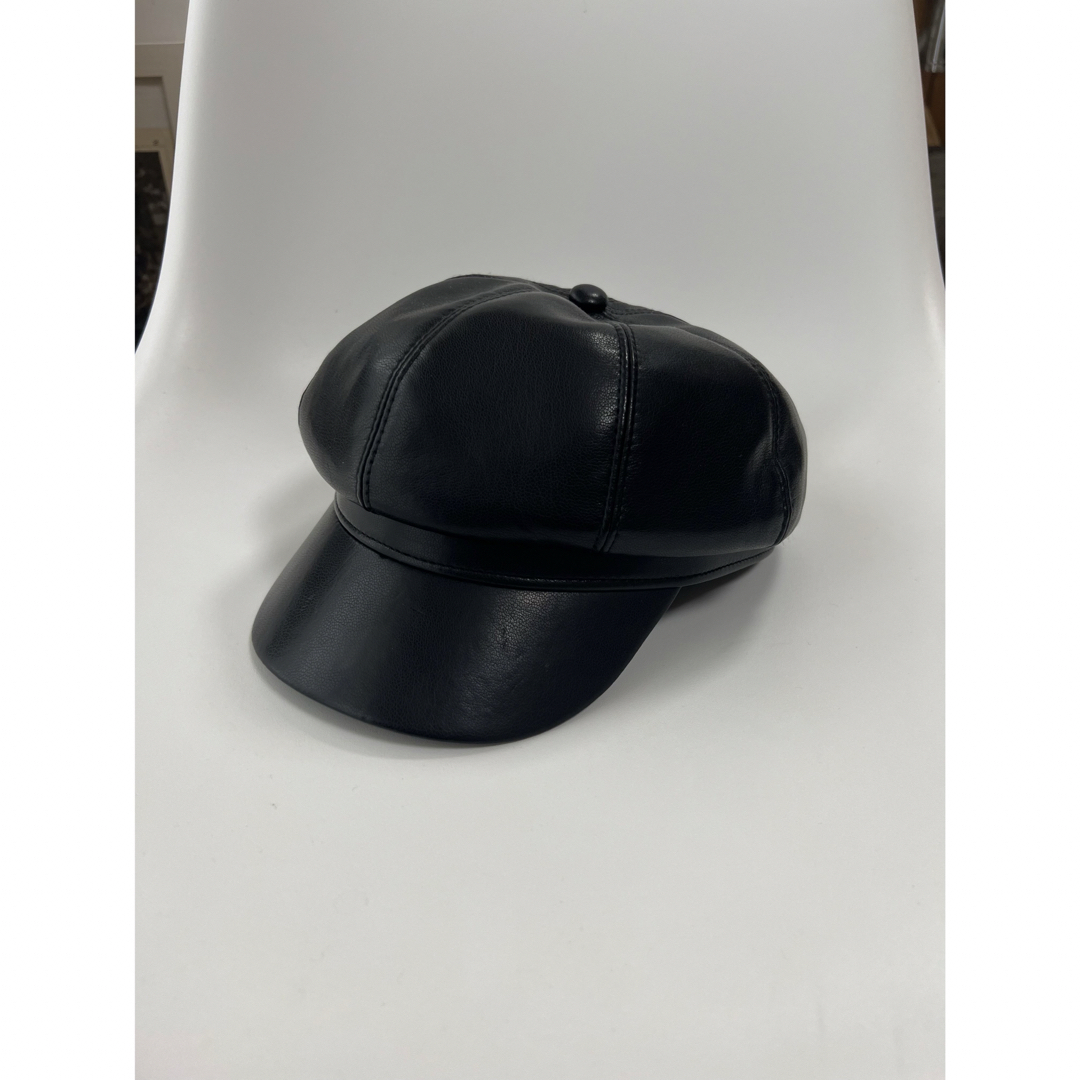 レザーベレー帽　ブラック　小顔効果抜群 レディースの帽子(ハンチング/ベレー帽)の商品写真